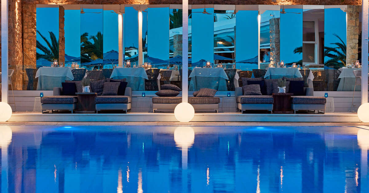 Ein Foto vom Pool im Myconian Ambassador - Relais & Chateaux