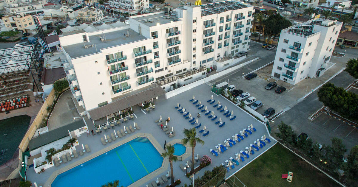 Een foto van Kapetanios Bay Hotel