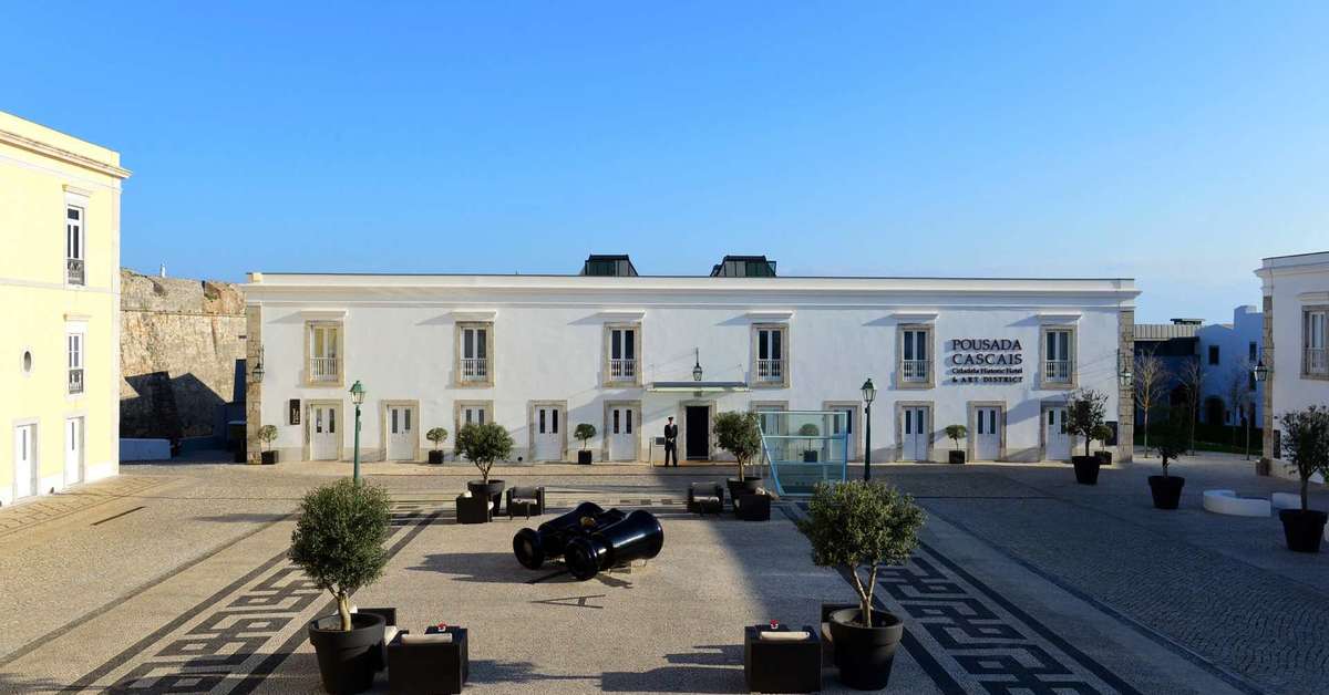 Een foto van de buitenkant van Pestana Cidadela Cascais