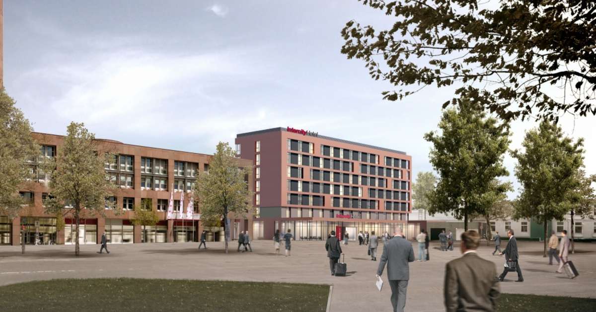 Een foto van de buitenkant van IntercityHotel Braunschweig
