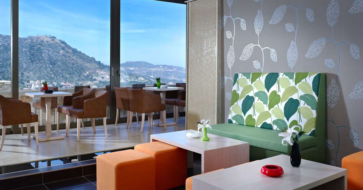 Een foto van het interieur van Filion Suites Resort & Spa