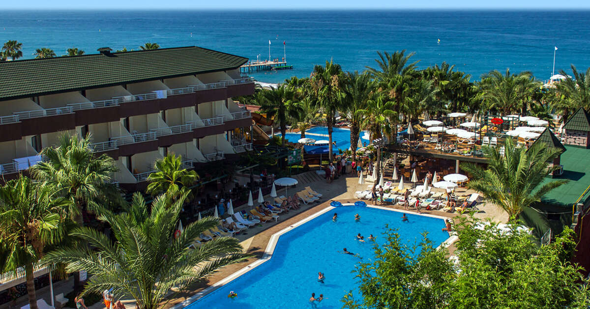 Een foto van het zwembad bij Galeri Resort Hotel