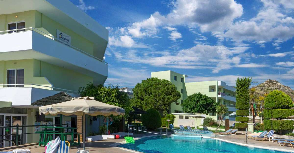 Een foto van het zwembad bij Stamos Hotel Faliraki