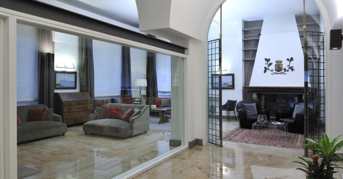 Een foto van het interieur van Hotel Principe di Villafranca
