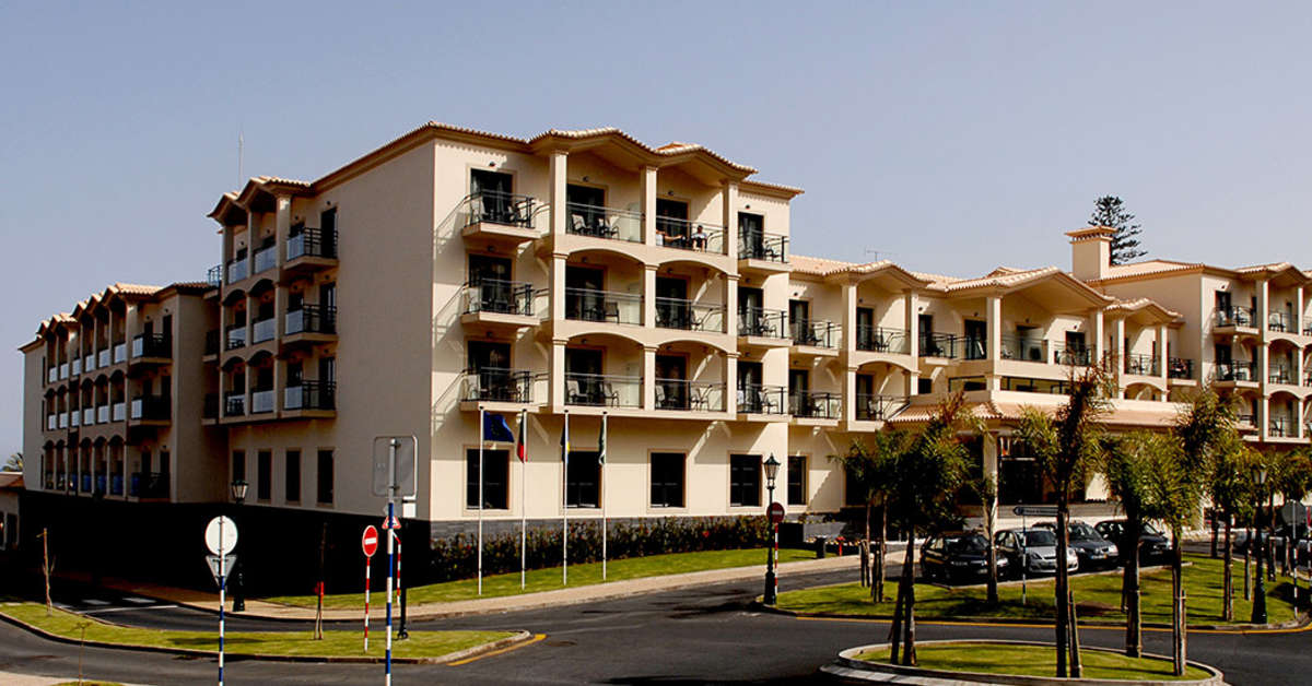 Een foto van de buitenkant van Vila Gale Santa Cruz