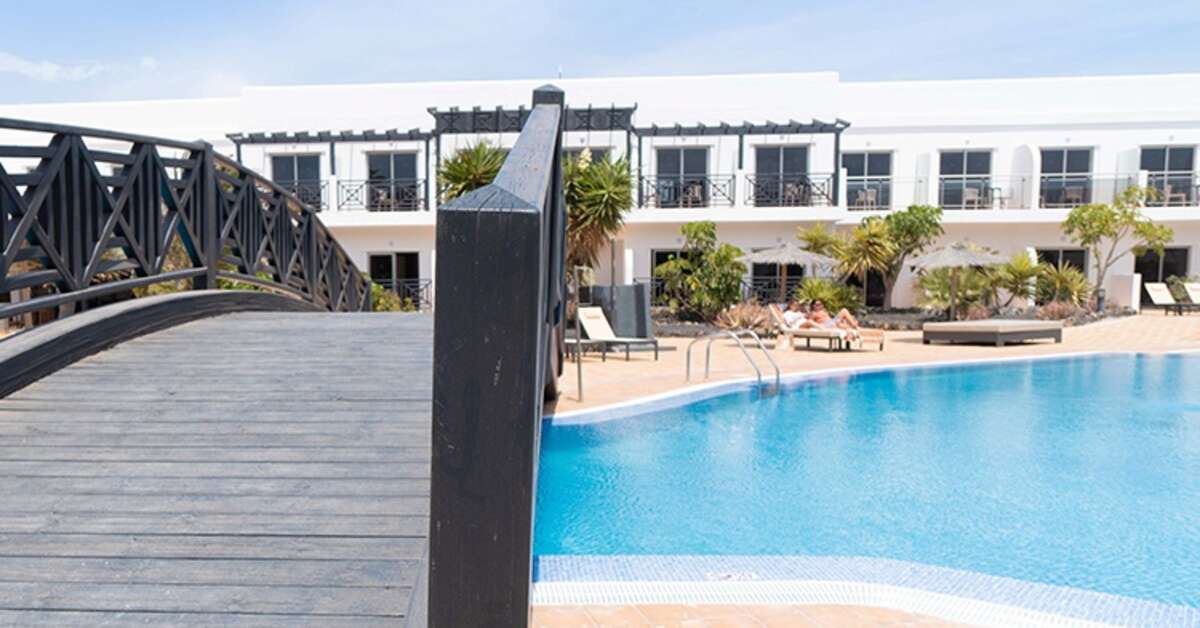 Een foto van het zwembad bij Hotel Coral Cotillo Beach