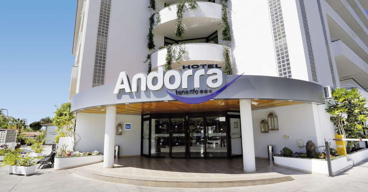 Ein Foto von der Außenansicht des Aparthotel Andorra