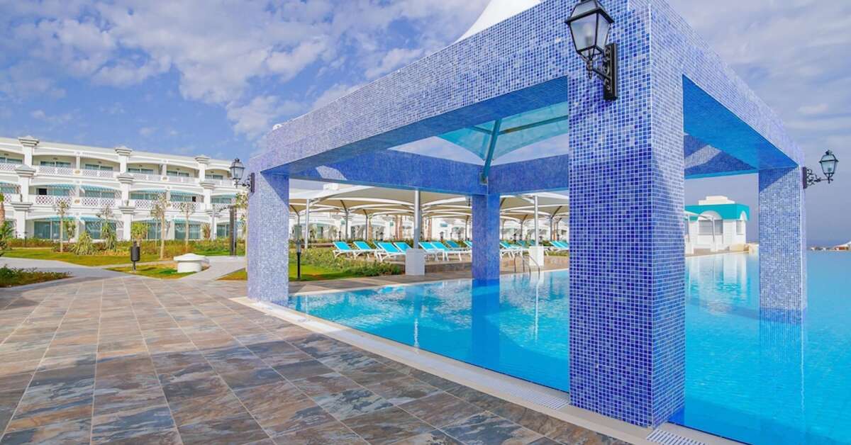 Een foto van het zwembad bij Limak Cyprus Deluxe Hotel