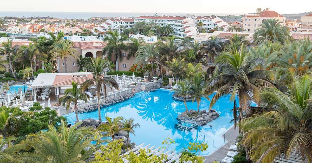 Een foto van het zwembad bij Palm Oasis Maspalomas