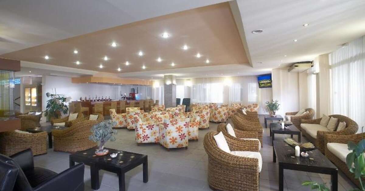 Een foto van de faciliteiten bij Portes Beach Hotel