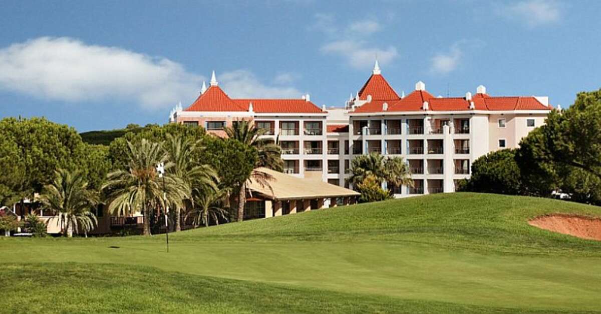 Ein Foto von der Außenansicht des Hilton Vilamoura As Cascatas Golf Resort & Spa