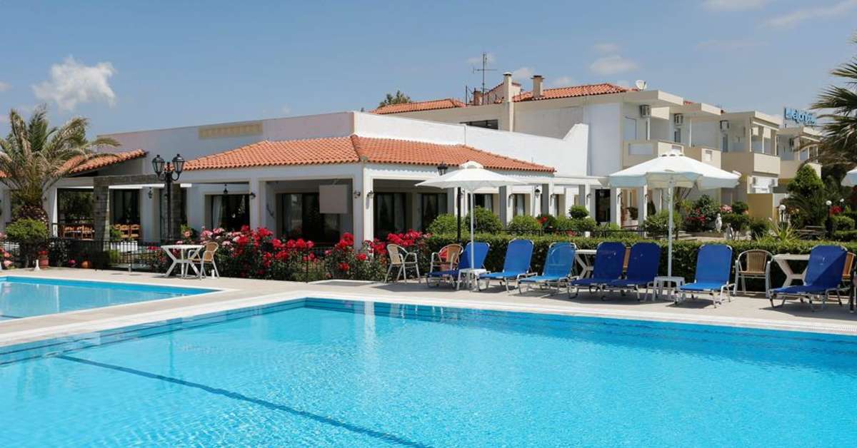 Ein Foto vom Pool im Hotel Kalloni Bay