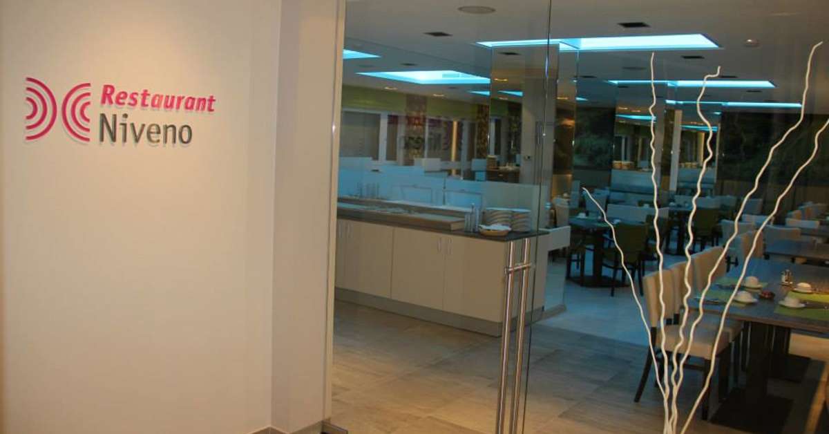 Een foto van de faciliteiten bij Hotel du Commerce