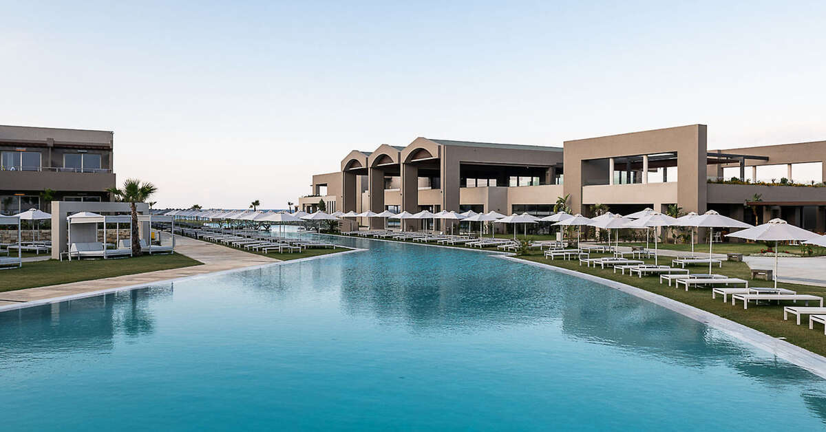 Een foto van het zwembad bij Euphoria Resort