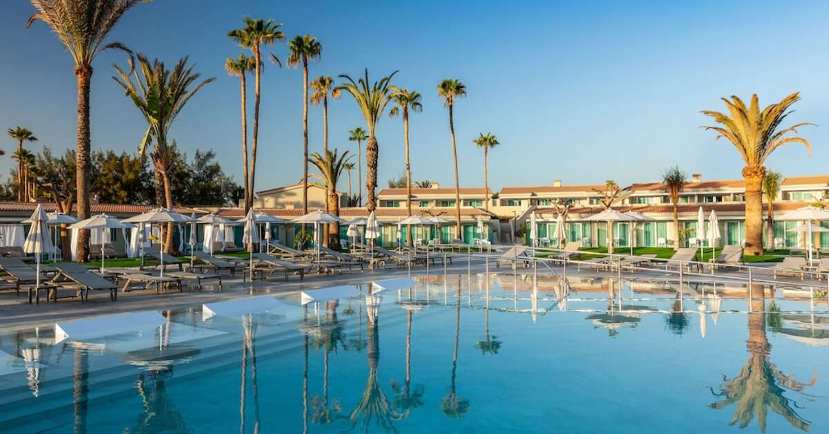 Een foto van het zwembad bij Kumara Serenoa by Lopesan Hotels