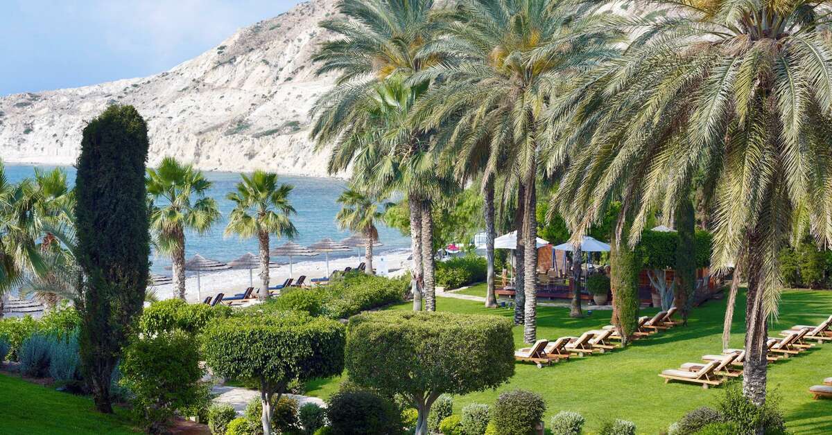 Een foto van het terras bij Columbia Beach Resort