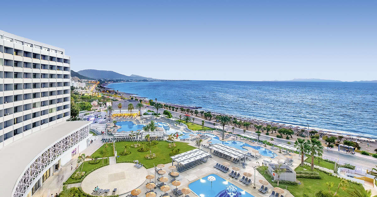 Een foto van het zwembad bij Akti Imperial Deluxe Spa & Resort