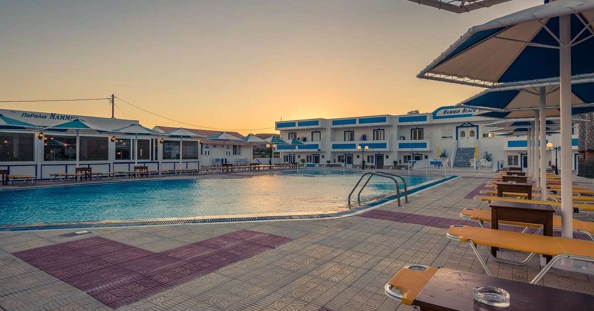Een foto van het zwembad bij Mammis Beach Hotel