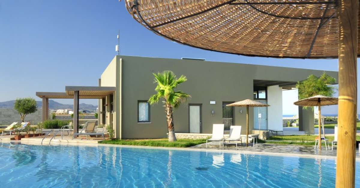 Een foto van het zwembad bij Mikri Poli Rhodes