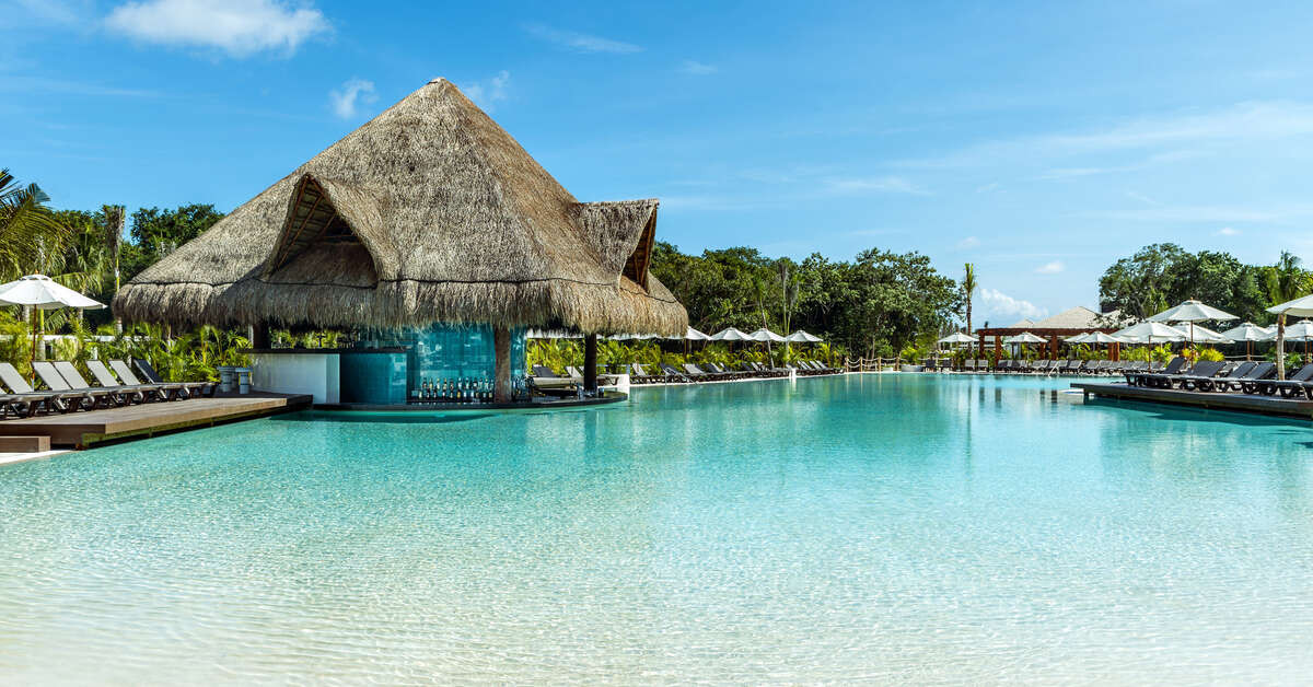 Een foto van het zwembad bij Ocean Riviera Paradise