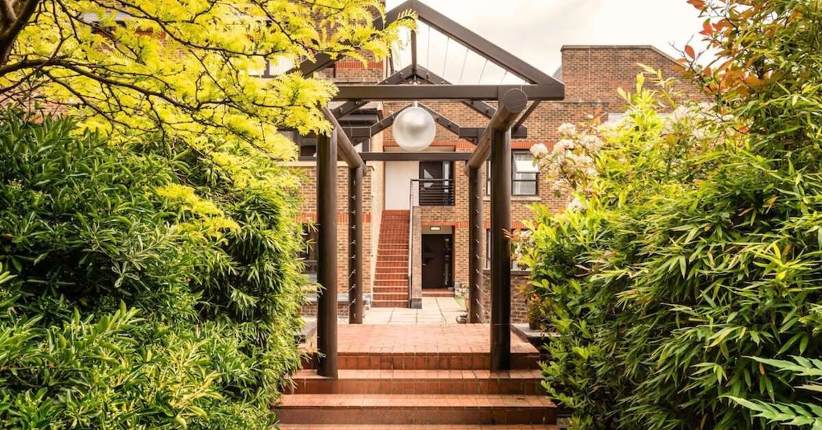 Een foto van Monarch House Kensington