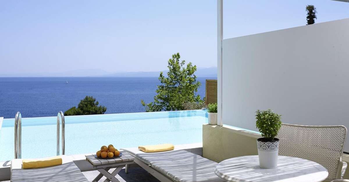 Een foto van het zwembad bij Atrium Hotel Skiathos