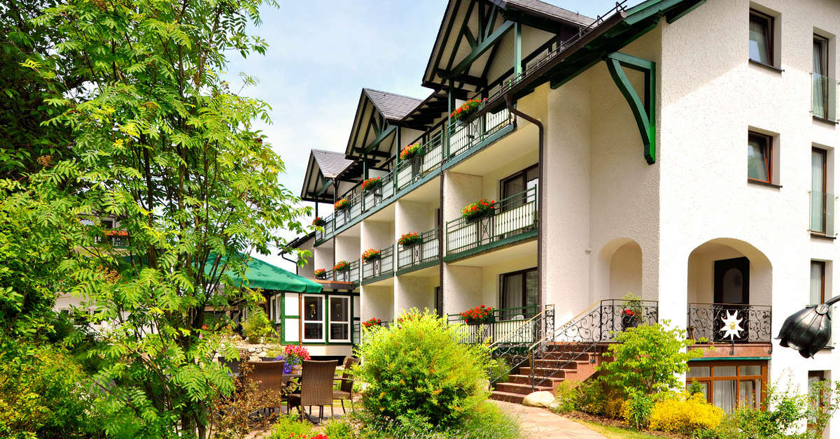 Een foto van de buitenkant van Hotel Edelweiss