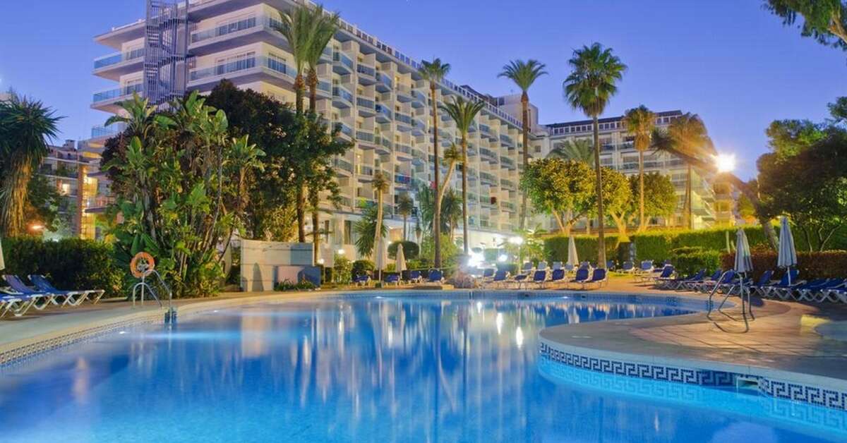 Een foto van het zwembad bij Hotel Palmasol