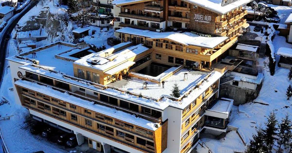Een foto van de buitenkant van Alpin Juwel Hotel