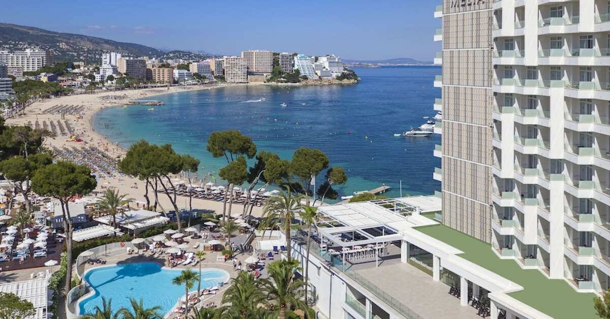 Een foto van het zwembad bij Melia Calvia Beach