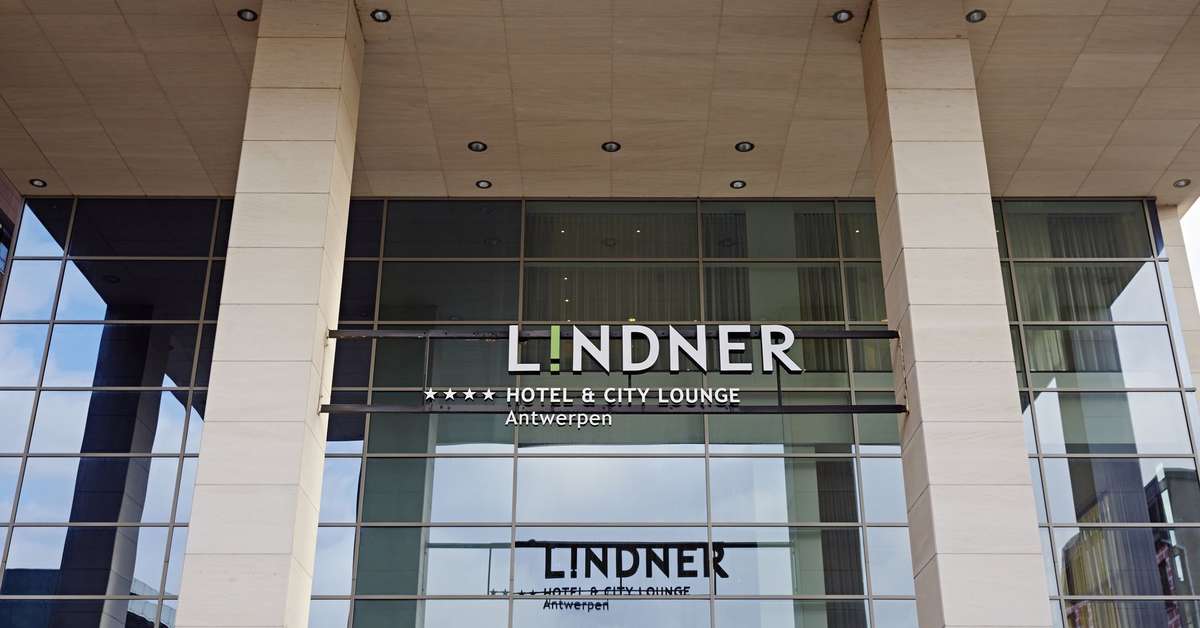 Een foto van de buitenkant van Lindner WTC Hotel & City Lounge
