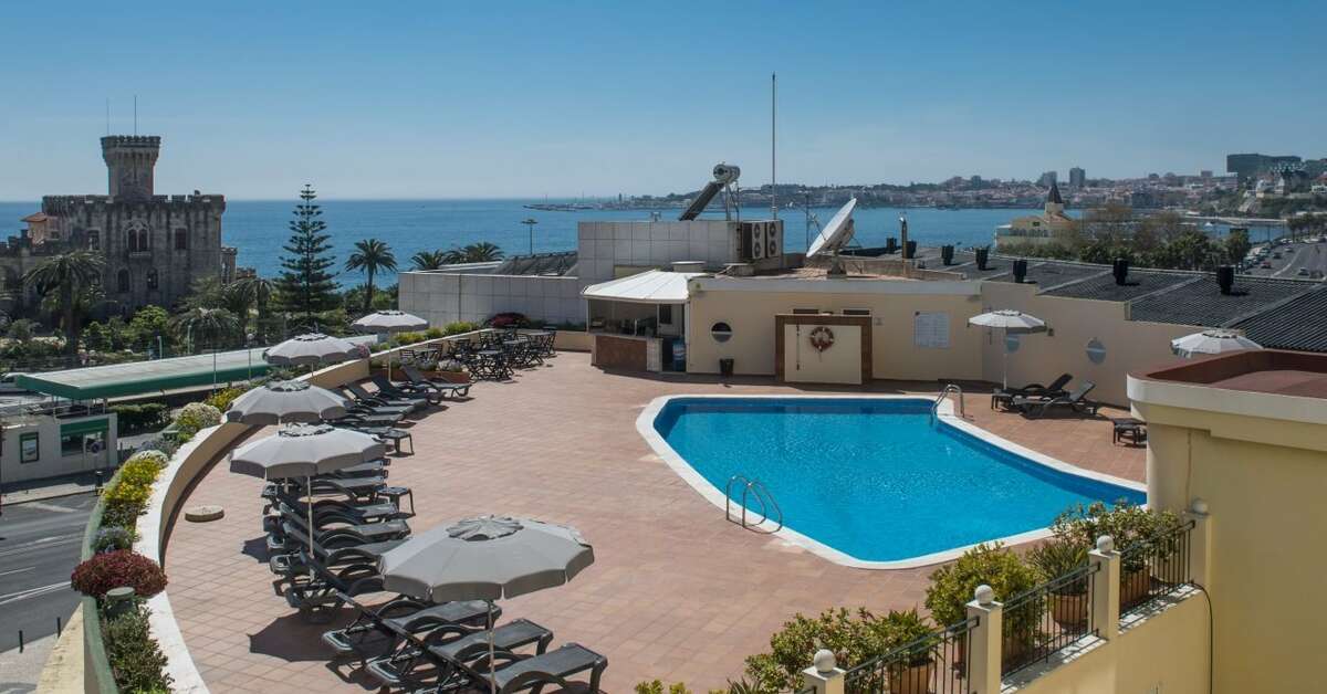 Een foto van het zwembad bij Vila Gale Estoril