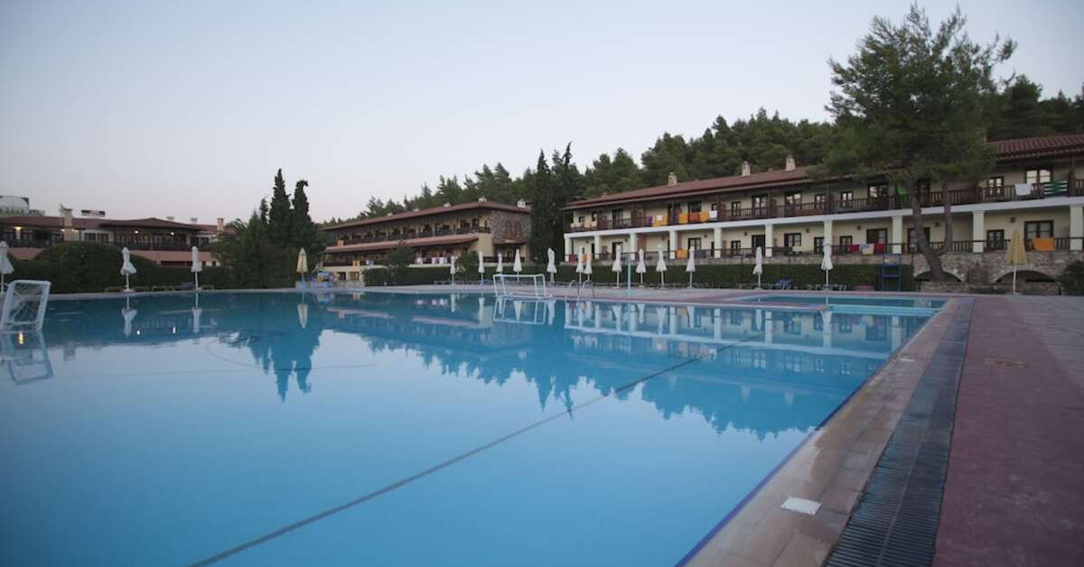 Een foto van het zwembad bij Simantro Resort