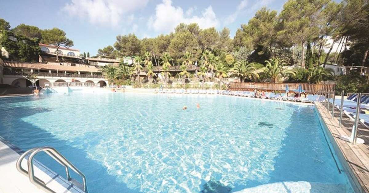 Een foto van het zwembad bij Camping Holiday Green