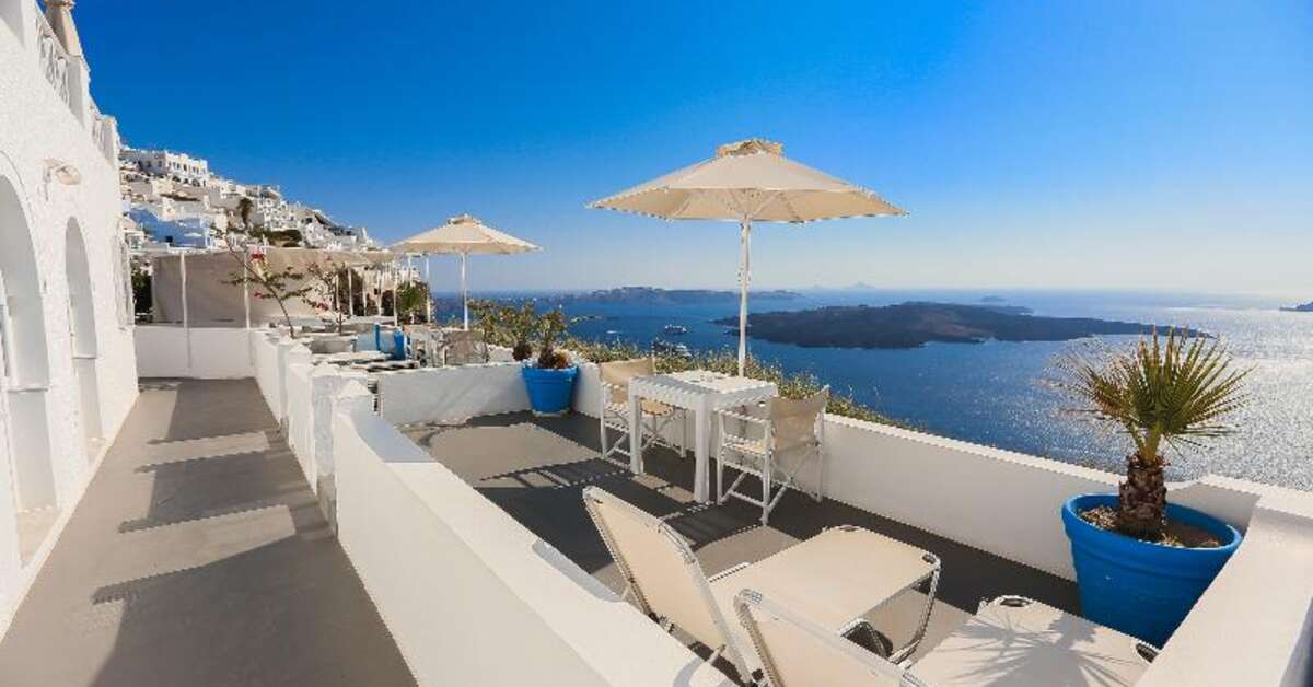 Een foto van het terras bij Kafieris Blue Appartementen