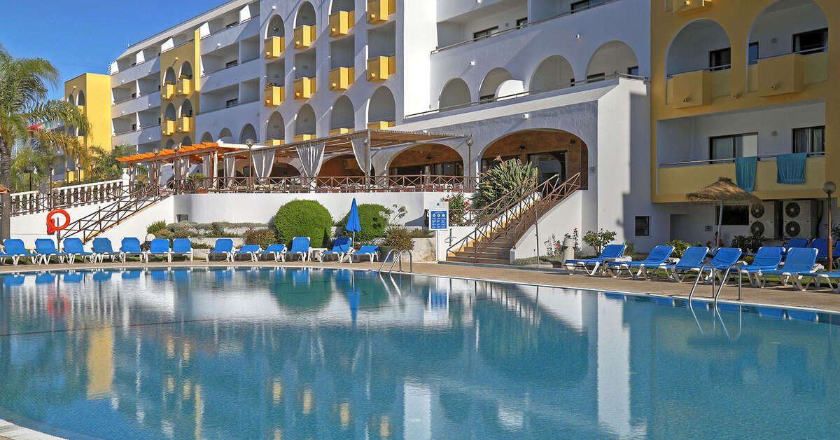 Een foto van het zwembad bij Paladim & Alagoa Mar Hotels