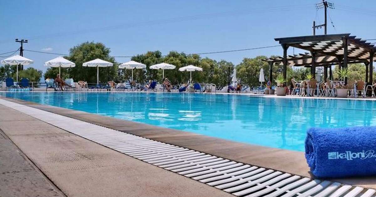 Ein Foto vom Pool im Hotel Kalloni Bay