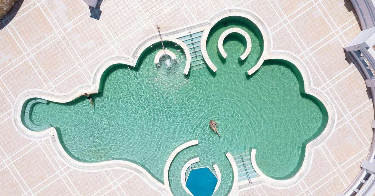 Een foto van het zwembad bij Mitsis Galini Wellness Spa & Resort