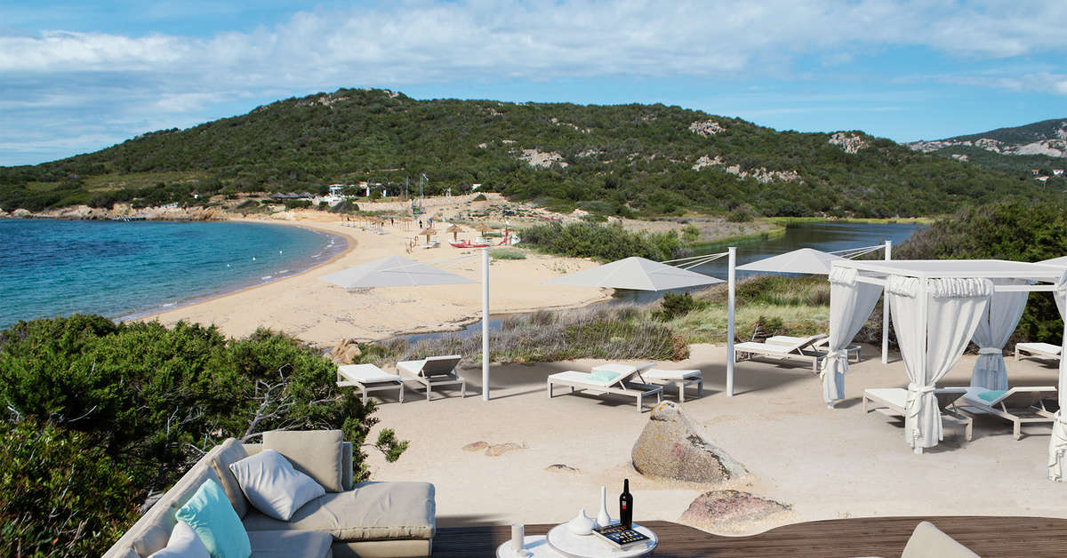 Een foto van het strand bij L'Ea Bianca Luxury Resort