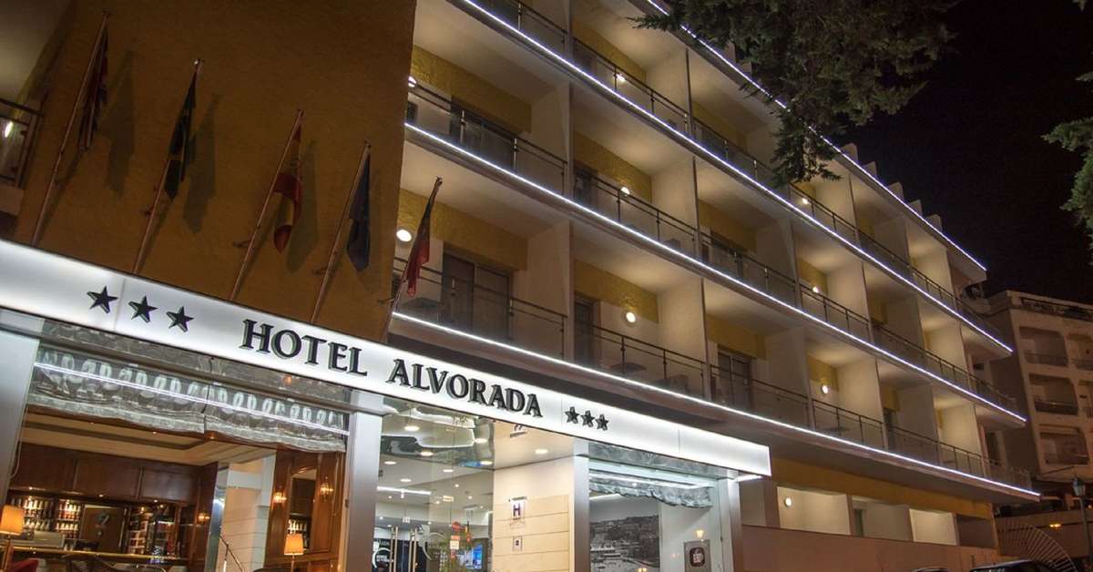 Een foto van de buitenkant van Alvorada Hotel