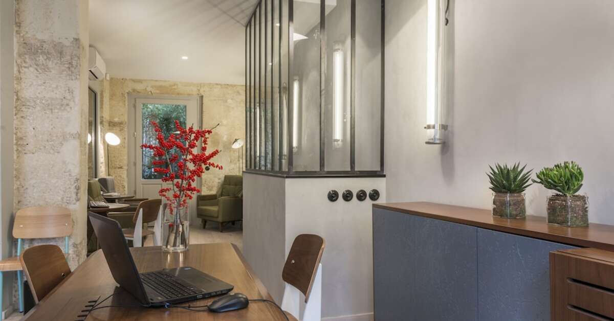 Een foto van het interieur van Hotel Basss