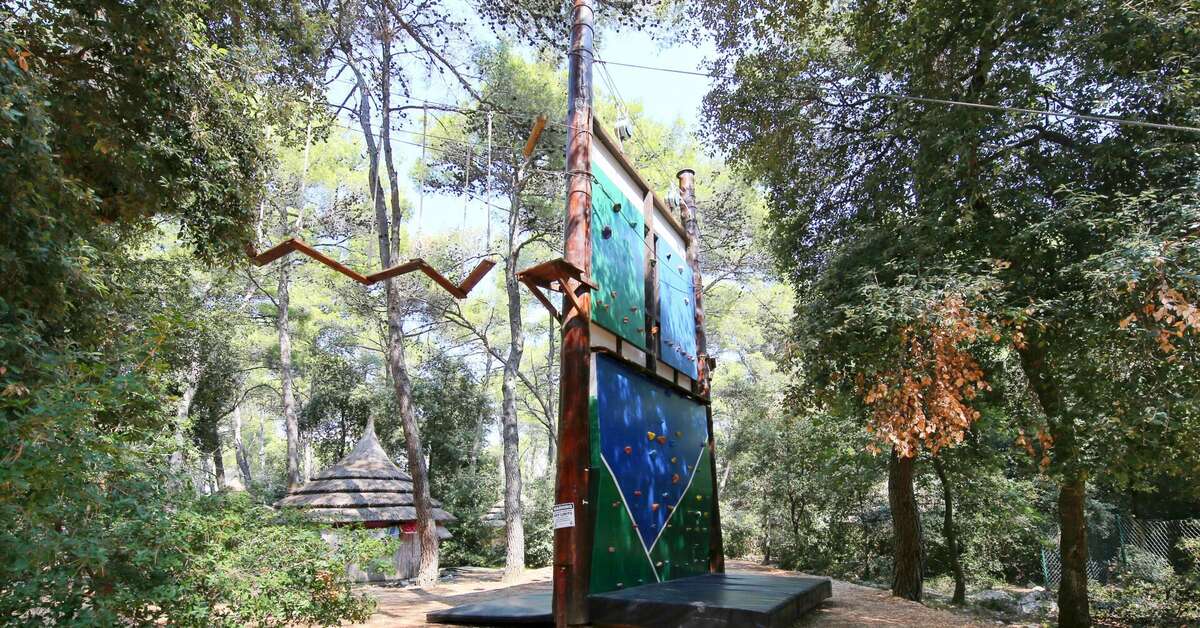 Een foto van de faciliteiten bij Pine Beach Ecoresort Pakostane