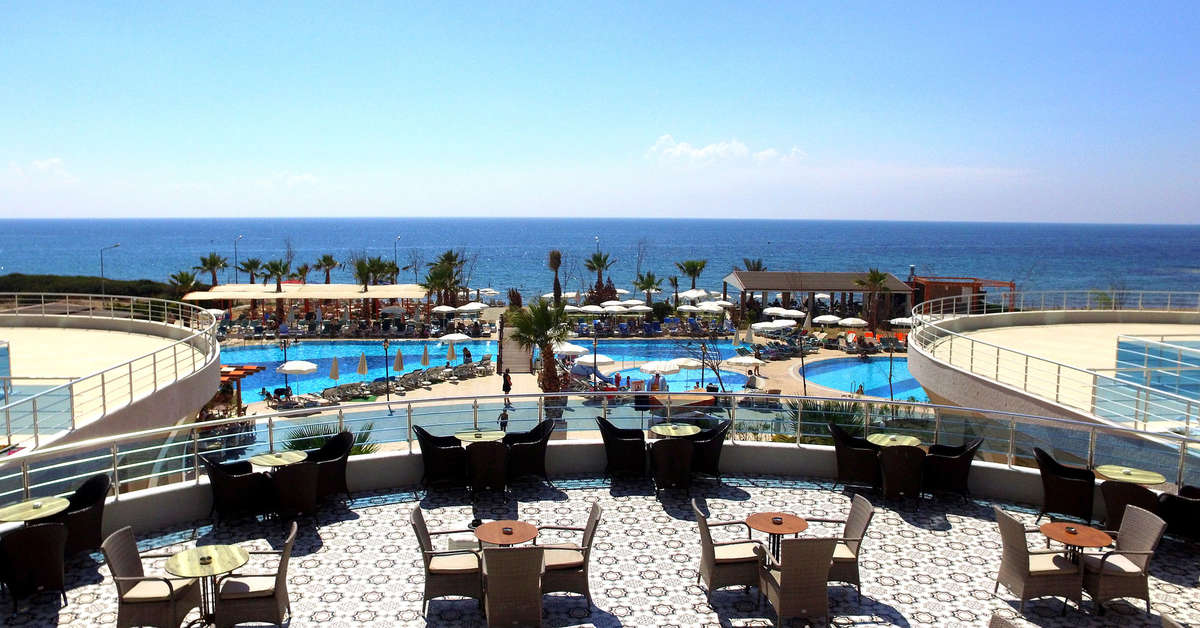 Een foto van het terras bij Notion Kesre Beach & Spa