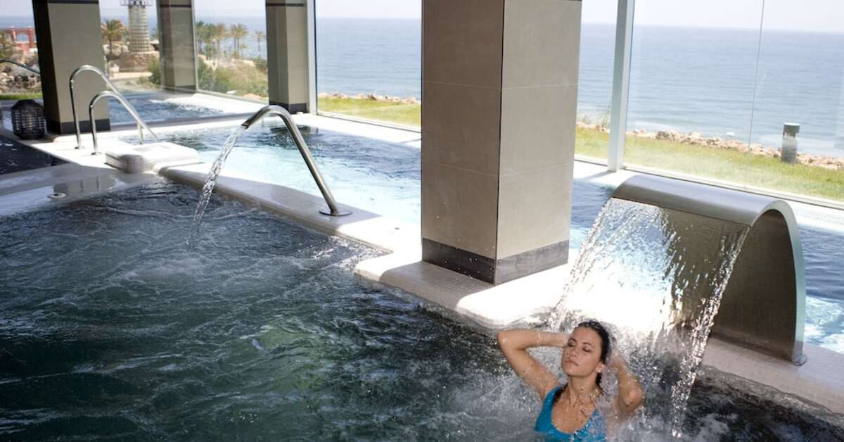 Een foto van het zwembad bij Hydros Hotel & Spa