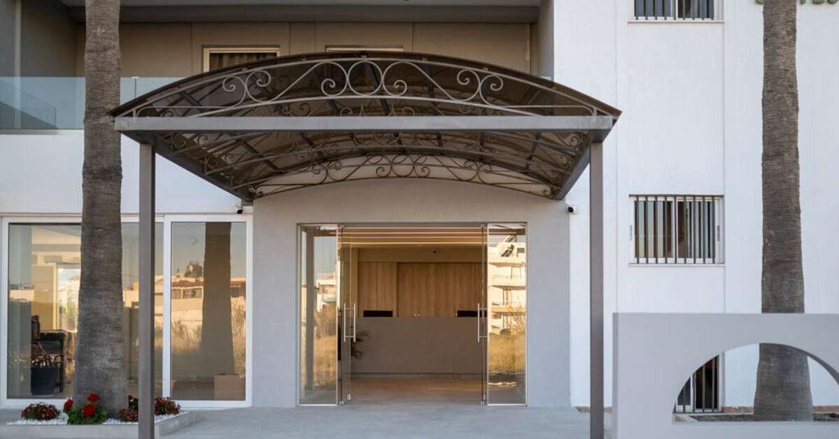 Een foto van de buitenkant van Nicolas Grand Suites