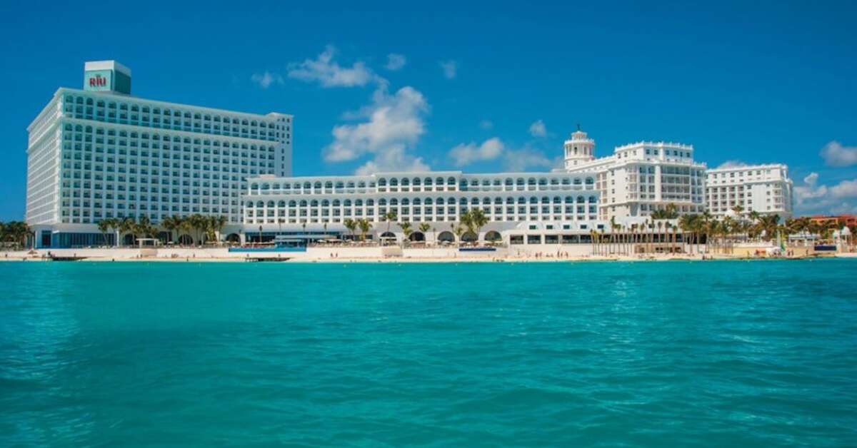 Een foto van de buitenkant van Riu Cancun