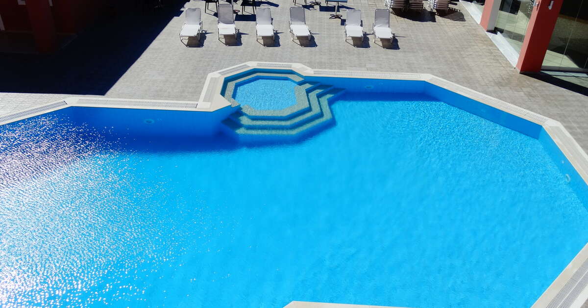Een foto van het zwembad bij Paradiso Appartementen