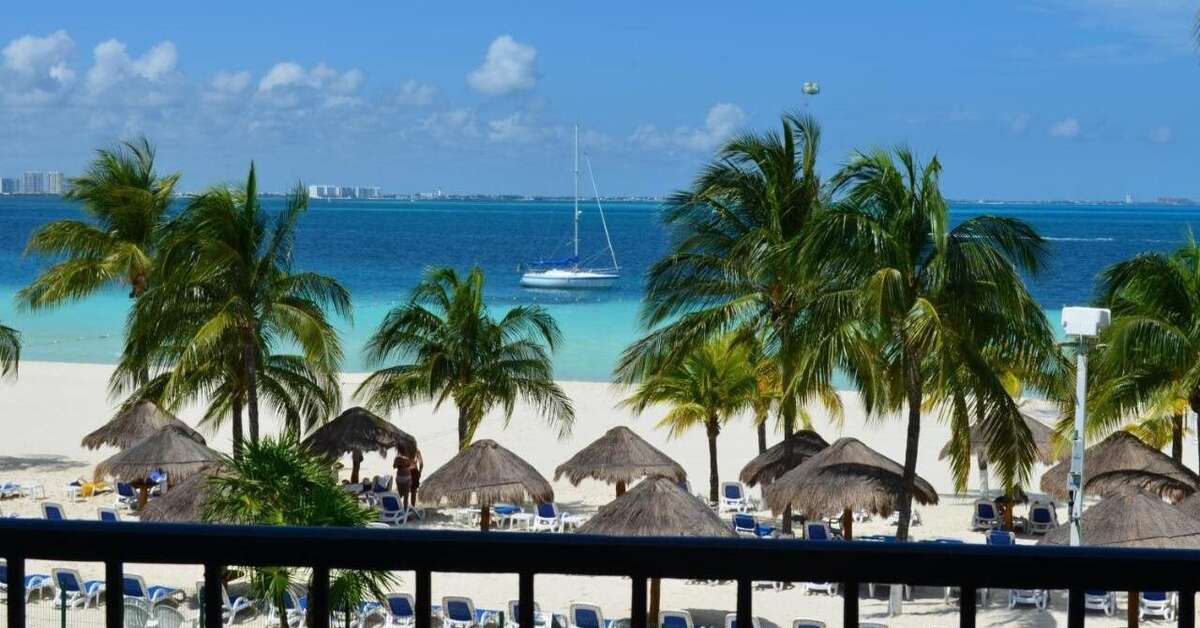 Ein Foto vom Strand beim Beachscape Kin Ha Villas & Suites