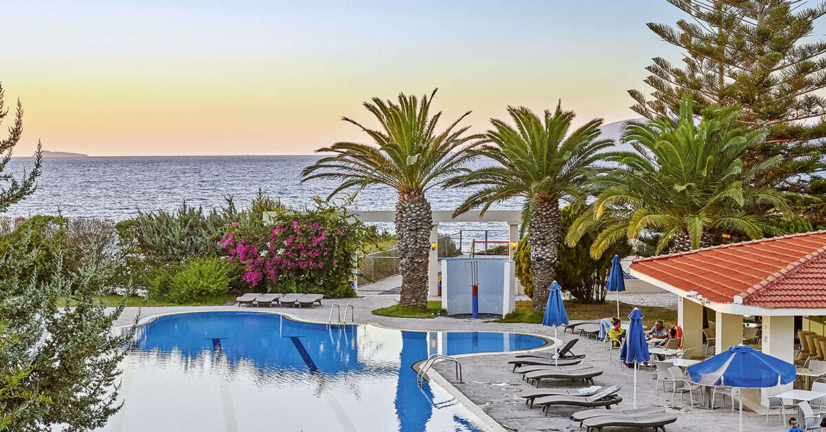 Een foto van het zwembad bij Zeus Kos Beach