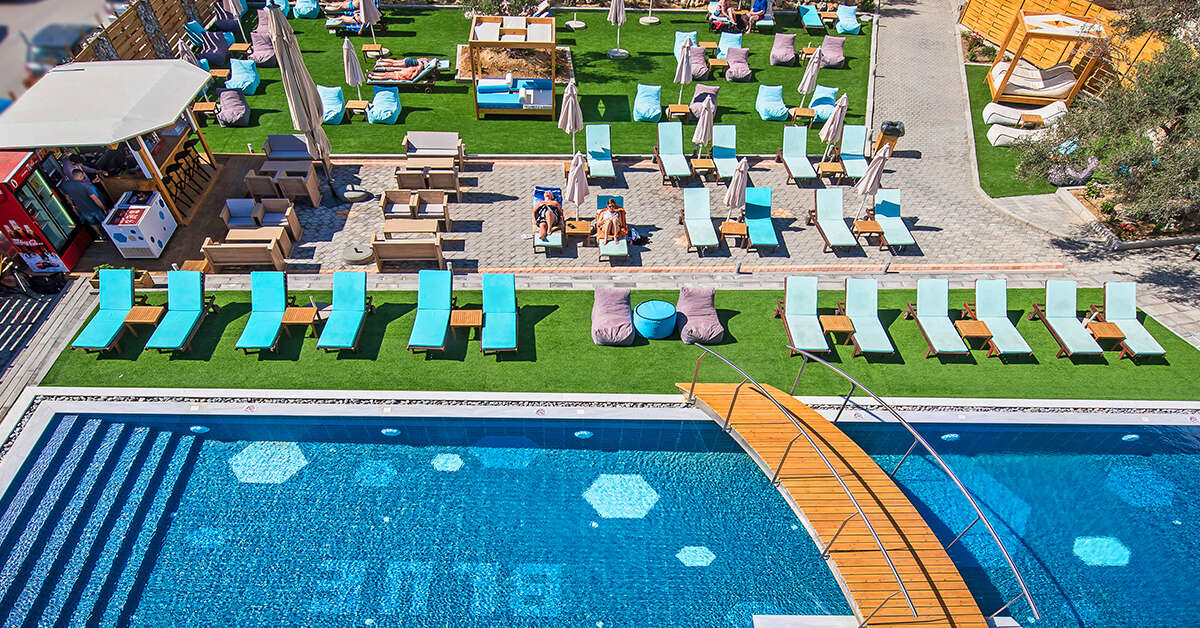 Ein Foto vom Pool im Enorme Infinity Beach